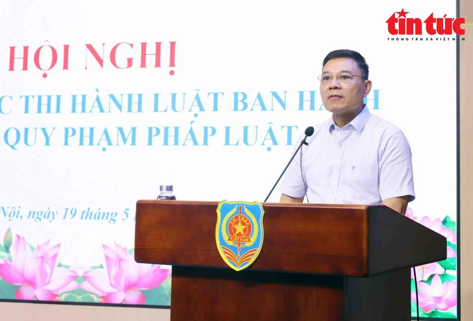 Khắc phục tình trạng chồng chéo trong hệ thống văn bản quy phạm pháp luật Khắc phục tình trạng chồng chéo trong hệ thống văn bản quy phạm pháp luật