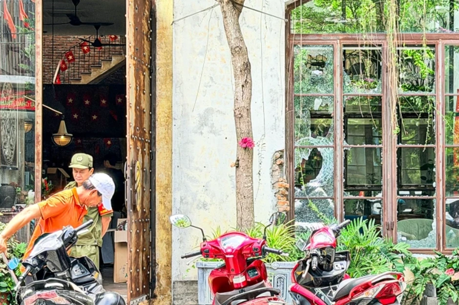 Khách nước ngoài đập phá quán cà phê ở Đà Nẵng Khách nước ngoài đập phá quán cà phê ở Đà Nẵng