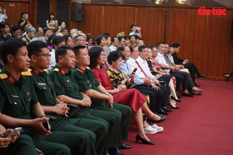 Khai mạc chương trình chiếu phim ‘Trường Sơn - Những năm tháng không quên’
