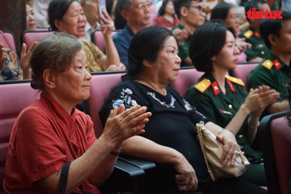 Khai mạc chương trình chiếu phim ‘Trường Sơn - Những năm tháng không quên’