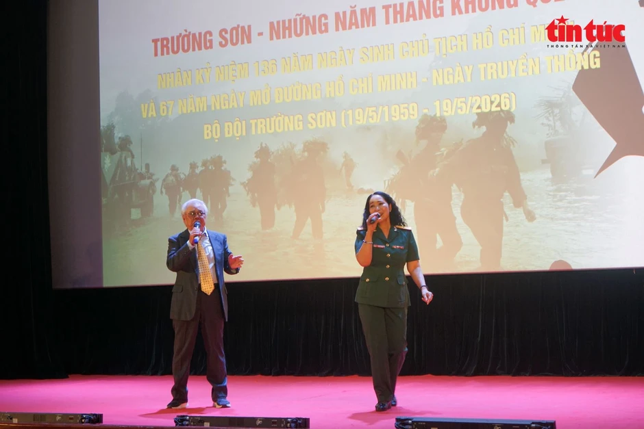 Khai mạc chương trình chiếu phim ‘Trường Sơn - Những năm tháng không quên’