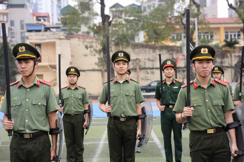 Khai mạc chương trình huấn luyện Trung đoàn dự bị chiến đấu Khai mạc chương trình huấn luyện Trung đoàn dự bị chiến đấu