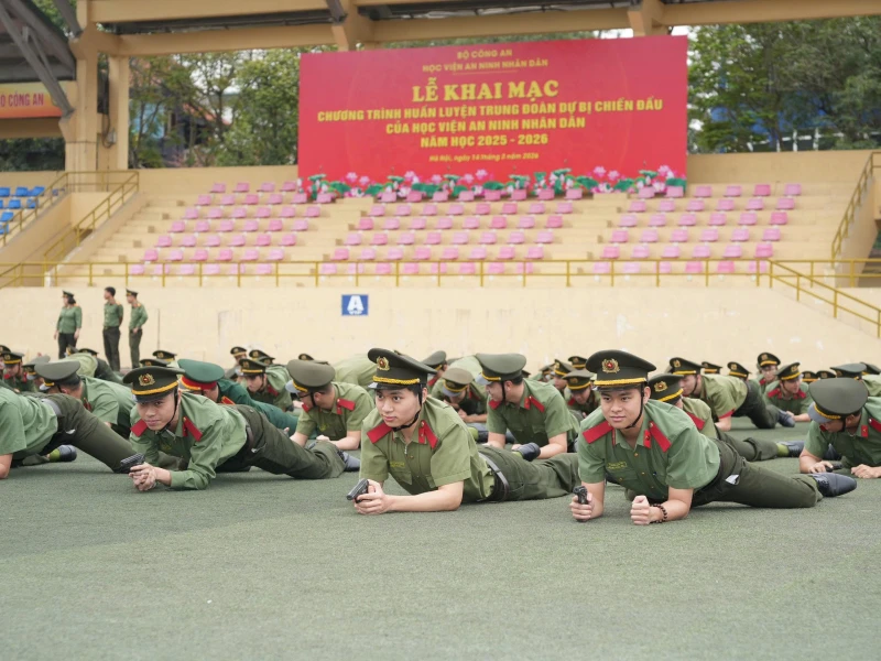 Khai mạc chương trình huấn luyện Trung đoàn dự bị chiến đấu Khai mạc chương trình huấn luyện Trung đoàn dự bị chiến đấu