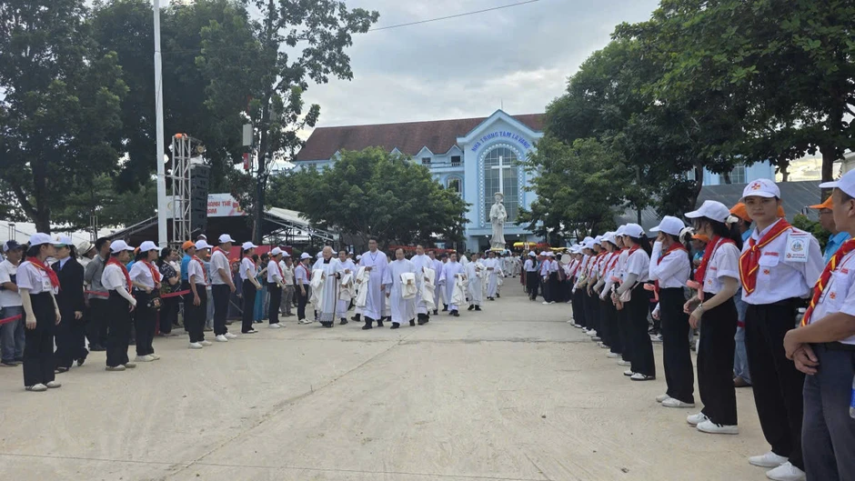 Khai mạc Đại hội hành hương Đức Mẹ La Vang, lan tỏa giá trị văn hóa và đức tin Khai mạc Đại hội hành hương Đức Mẹ La Vang, lan tỏa giá trị văn hóa và đức tin