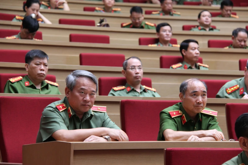 Khai mạc Hội nghị toàn quốc nghiên cứu, học tập, quán triệt và triển khai thực hiện Nghị quyết Trung ương Khai mạc Hội nghị toàn quốc nghiên cứu, học tập, quán triệt và triển khai thực hiện Nghị quyết Trung ương