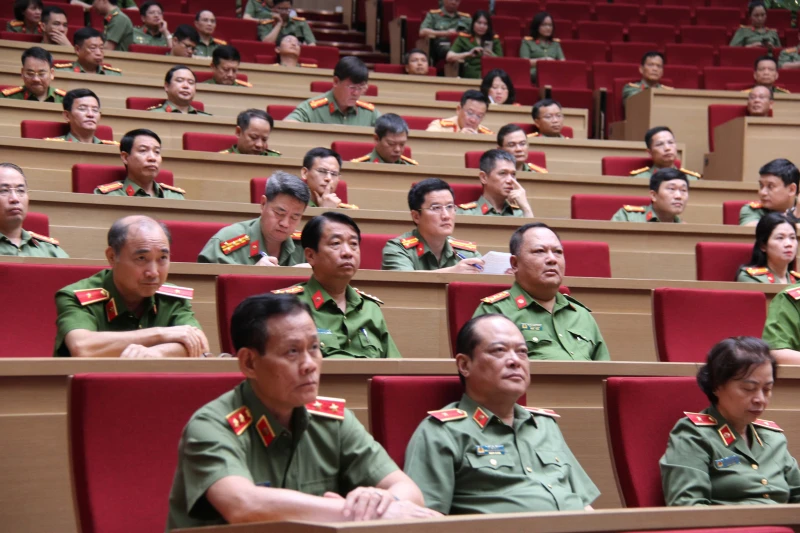 Khai mạc Hội nghị toàn quốc nghiên cứu, học tập, quán triệt và triển khai thực hiện Nghị quyết Trung ương Khai mạc Hội nghị toàn quốc nghiên cứu, học tập, quán triệt và triển khai thực hiện Nghị quyết Trung ương