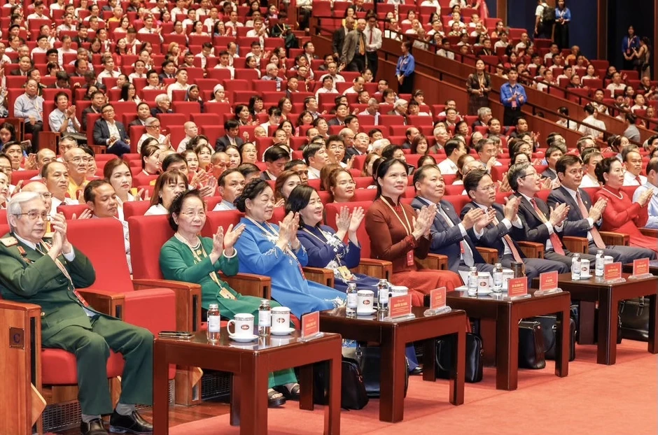 Khai mạc phiên làm việc đầu tiên Đại hội MTTQ Việt Nam lần thứ XI Khai mạc phiên làm việc đầu tiên Đại hội MTTQ Việt Nam lần thứ XI