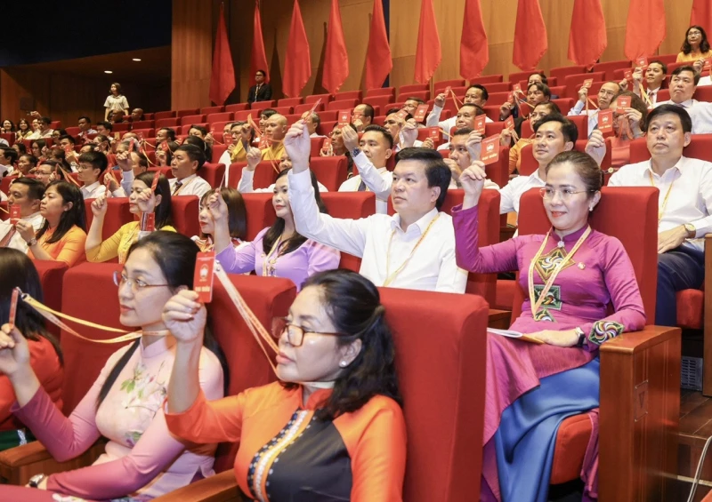 Khai mạc phiên làm việc đầu tiên Đại hội MTTQ Việt Nam lần thứ XI Khai mạc phiên làm việc đầu tiên Đại hội MTTQ Việt Nam lần thứ XI