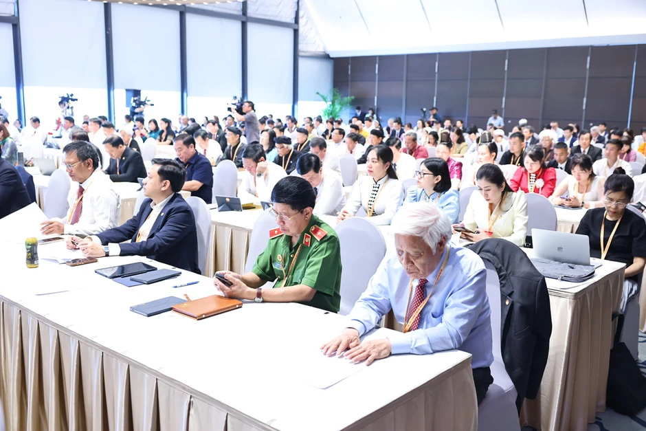 Khai mạc phiên làm việc đầu tiên Đại hội MTTQ Việt Nam lần thứ XI Khai mạc phiên làm việc đầu tiên Đại hội MTTQ Việt Nam lần thứ XI