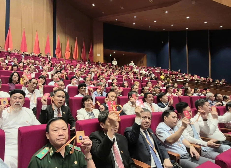 Khai mạc phiên làm việc đầu tiên Đại hội MTTQ Việt Nam lần thứ XI Khai mạc phiên làm việc đầu tiên Đại hội MTTQ Việt Nam lần thứ XI