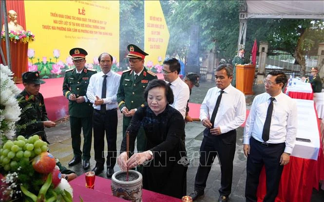Khai quật mộ liệt sĩ tập thể tại đường Trường Chinh, phường Kon Tum và phường Đăk Cấm, tỉnh Quảng Ngãi Khai quật mộ liệt sĩ tập thể tại đường Trường Chinh, phường Kon Tum và phường Đăk Cấm, tỉnh Quảng Ngãi