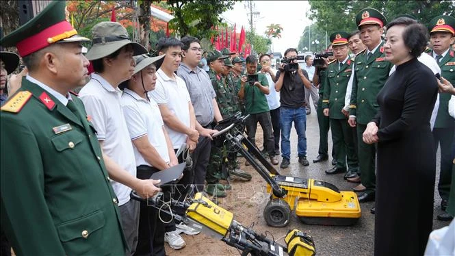 Khai quật mộ liệt sĩ tập thể tại đường Trường Chinh, phường Kon Tum và phường Đăk Cấm, tỉnh Quảng Ngãi Khai quật mộ liệt sĩ tập thể tại đường Trường Chinh, phường Kon Tum và phường Đăk Cấm, tỉnh Quảng Ngãi