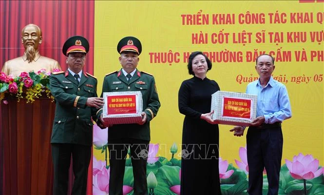 Khai quật mộ liệt sĩ tập thể tại đường Trường Chinh, phường Kon Tum và phường Đăk Cấm, tỉnh Quảng Ngãi Khai quật mộ liệt sĩ tập thể tại đường Trường Chinh, phường Kon Tum và phường Đăk Cấm, tỉnh Quảng Ngãi