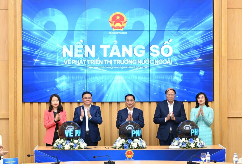 Khai trương nền tảng số về phát triển thị trường nước ngoài Khai trương nền tảng số về phát triển thị trường nước ngoài
