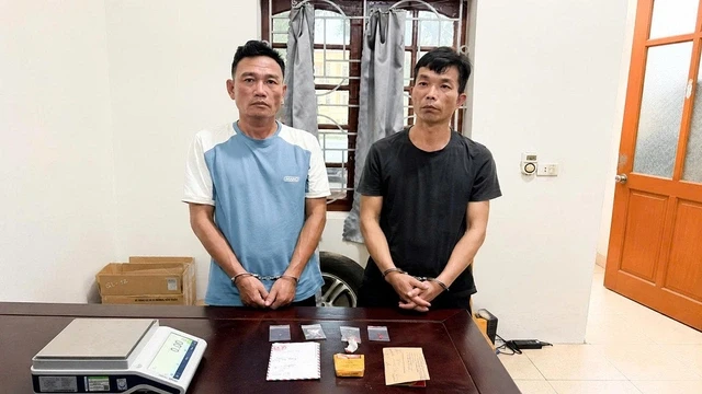 Khám xét nơi ở, bắt Bùi Công Tám SN 1980