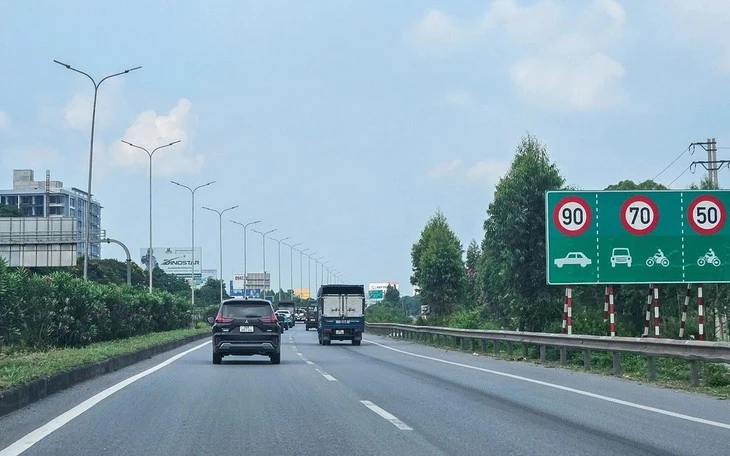 Khẩn trương thỏa thuận phương án nâng cấp quốc lộ 1 đoạn Hà Nội - Bắc Giang thành đường cao tốc Khẩn trương thỏa thuận phương án nâng cấp quốc lộ 1 đoạn Hà Nội - Bắc Giang thành đường cao tốc