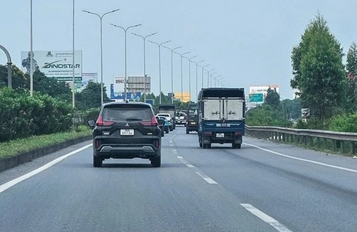 Khẩn trương thỏa thuận phương án nâng cấp quốc lộ 1 đoạn Hà Nội - Bắc Giang thành đường cao tốc Khẩn trương thỏa thuận phương án nâng cấp quốc lộ 1 đoạn Hà Nội - Bắc Giang thành đường cao tốc