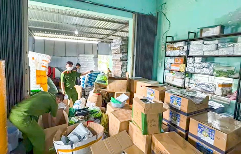 Khánh Hòa: Khởi tố 2 đối tượng sản xuất phân bón giả Khánh Hòa: Khởi tố 2 đối tượng sản xuất phân bón giả