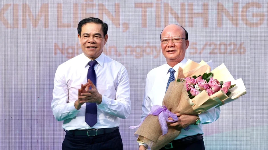 Khánh thành công trình thác 9 tầng tại quê hương Bác Hồ Khánh thành công trình thác 9 tầng tại quê hương Bác Hồ