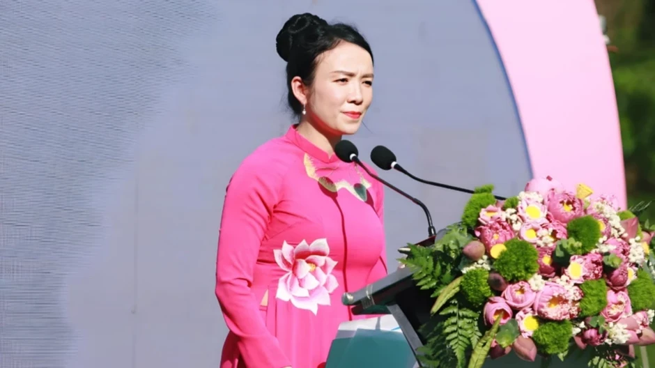 Khánh thành công trình thác 9 tầng tại quê hương Bác Hồ Khánh thành công trình thác 9 tầng tại quê hương Bác Hồ