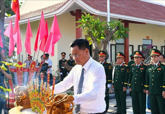 Khánh thành Khu tưởng niệm nơi thành lập Đội du kích Vũ Hùng Khánh thành Khu tưởng niệm nơi thành lập Đội du kích Vũ Hùng