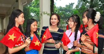 Khát vọng nâng cao tri thức vùng cao của cô giáo người Brâu