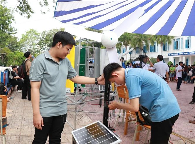 Khi con người là trung tâm của phát triển bền vững Khi con người là trung tâm của phát triển bền vững