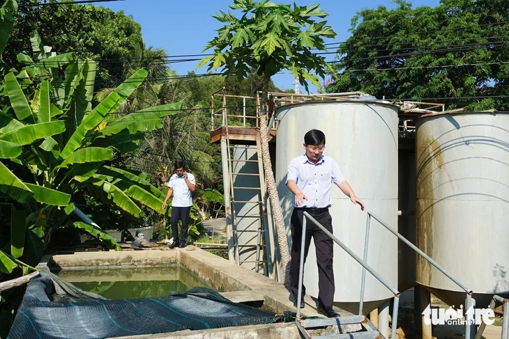 Khô hạn ‘bủa vây’, dân trên đảo Hải Tặc tất bật trữ nước ngọt Khô hạn ‘bủa vây’, dân trên đảo Hải Tặc tất bật trữ nước ngọt