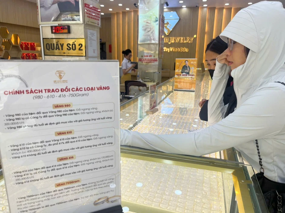 Khó khăn khi bán vàng và kim cương: Nỗi lo của người tiêu dùng năm 2026 Khó khăn khi bán vàng và kim cương: Nỗi lo của người tiêu dùng năm 2026