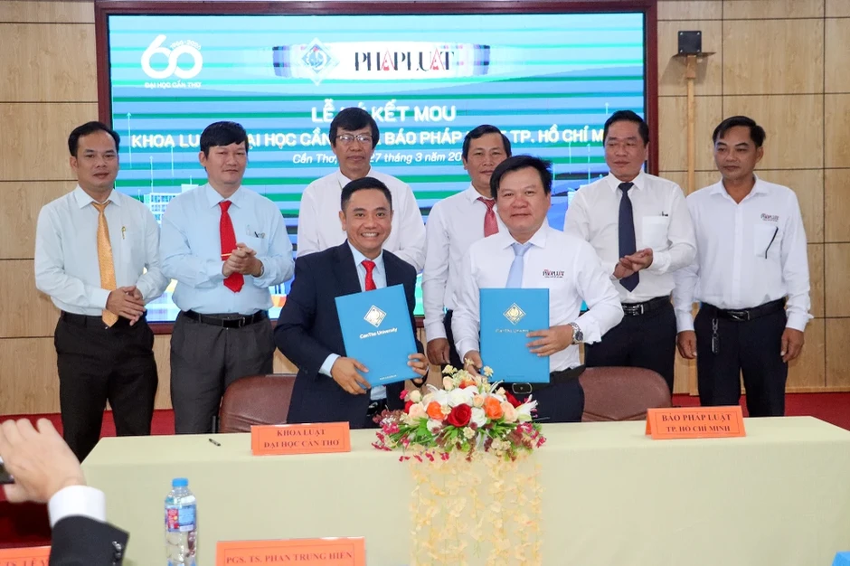 Khoa Luật, Đại học Cần Thơ ký kết biên bản ghi nhớ hợp tác với Báo Pháp Luật TP.HCM Khoa Luật, Đại học Cần Thơ ký kết biên bản ghi nhớ hợp tác với Báo Pháp Luật TP.HCM