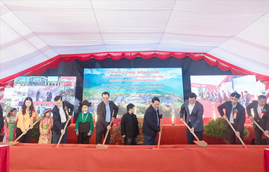 Khởi công đồng loạt các trường nội trú liên cấp vùng biên giai đoạn 2 Khởi công đồng loạt các trường nội trú liên cấp vùng biên giai đoạn 2