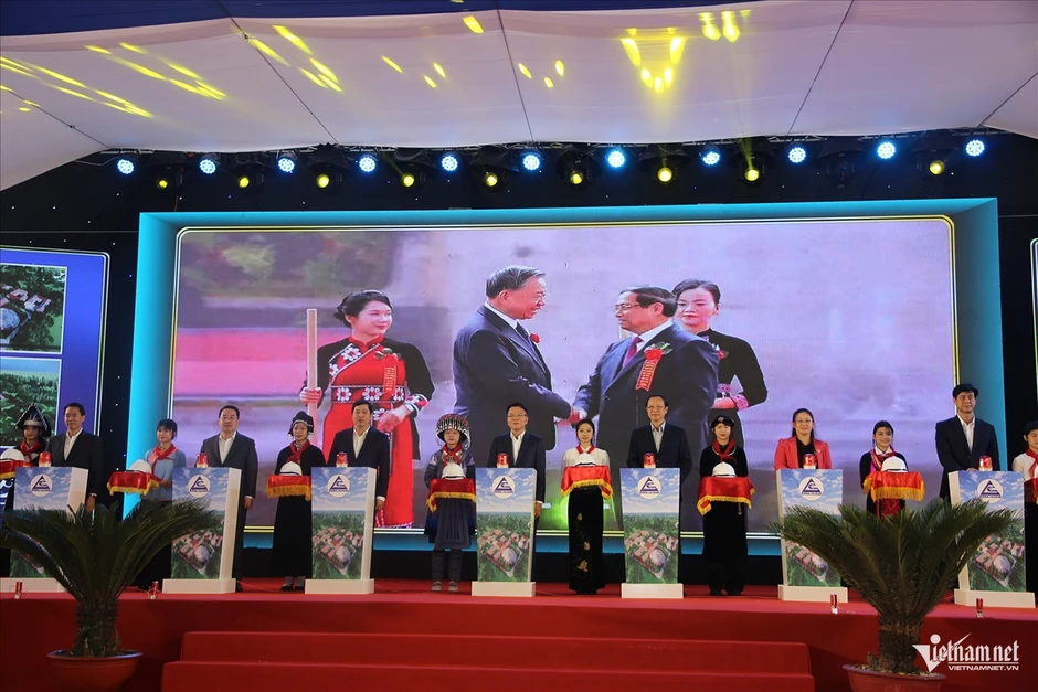 Khởi công đồng loạt các trường nội trú liên cấp vùng biên giai đoạn 2 Khởi công đồng loạt các trường nội trú liên cấp vùng biên giai đoạn 2