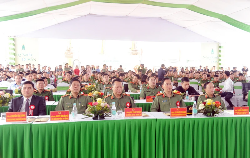 Khởi công Dự án xây dựng nhà ở cho lực lượng vũ trang Công an nhân dân tại Ninh Bình Khởi công Dự án xây dựng nhà ở cho lực lượng vũ trang Công an nhân dân tại Ninh Bình