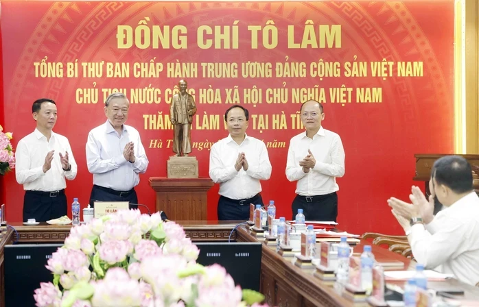 Khơi dậy khát vọng, đưa Hà Tĩnh phát triển nhanh, bền vững Khơi dậy khát vọng, đưa Hà Tĩnh phát triển nhanh, bền vững