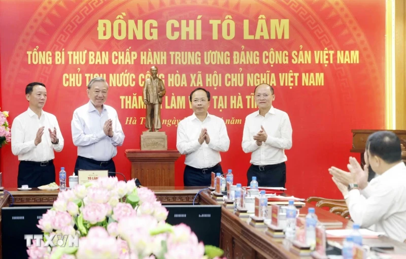Khơi dậy khát vọng phát triển, quyết tâm đạt mục tiêu tăng trưởng bền vững Hà Tĩnh