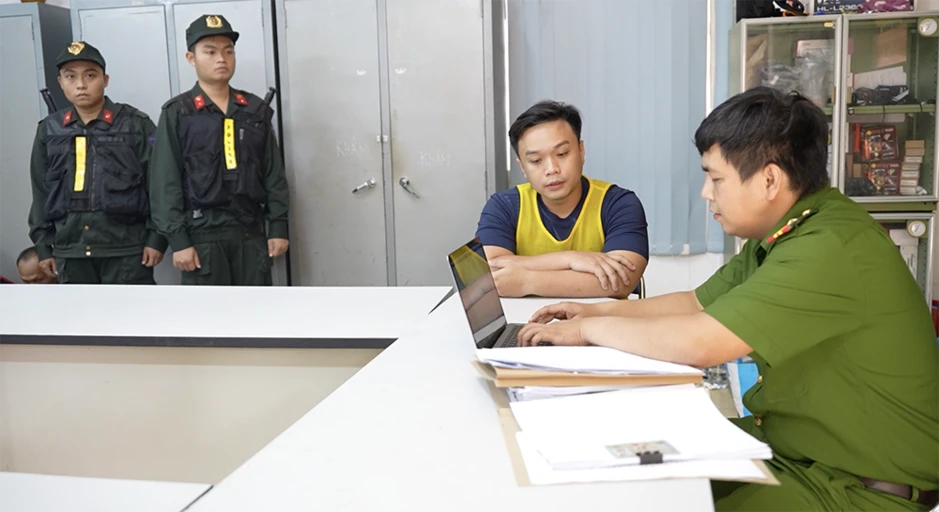 Khởi tố 97 người trong hai đường dây cá độ giao dịch hơn 3.500 tỷ đồng Khởi tố 97 người trong hai đường dây cá độ giao dịch hơn 3.500 tỷ đồng