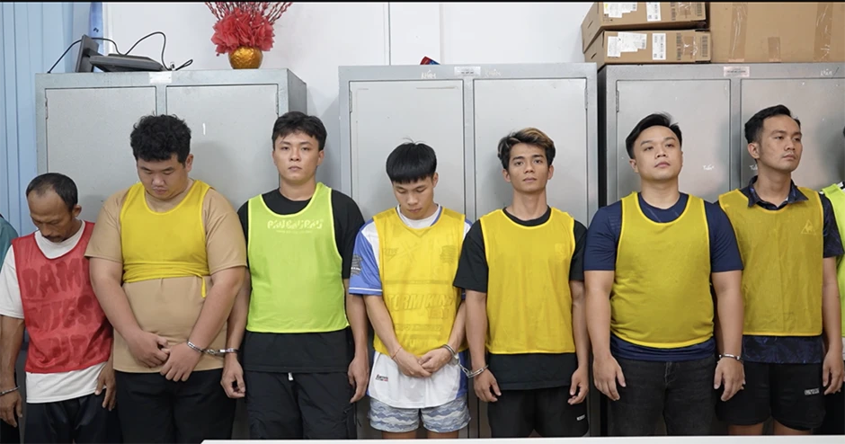 Khởi tố 97 người trong hai đường dây cá độ giao dịch hơn 3.500 tỷ đồng Khởi tố 97 người trong hai đường dây cá độ giao dịch hơn 3.500 tỷ đồng