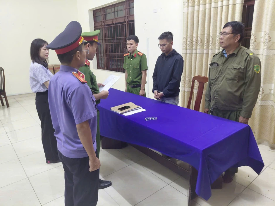 Khởi tố, bắt tạm giam tài xế vụ cháy ô tô ở cây xăng khiến 2 thiếu niên tử vong Khởi tố, bắt tạm giam tài xế vụ cháy ô tô ở cây xăng khiến 2 thiếu niên tử vong