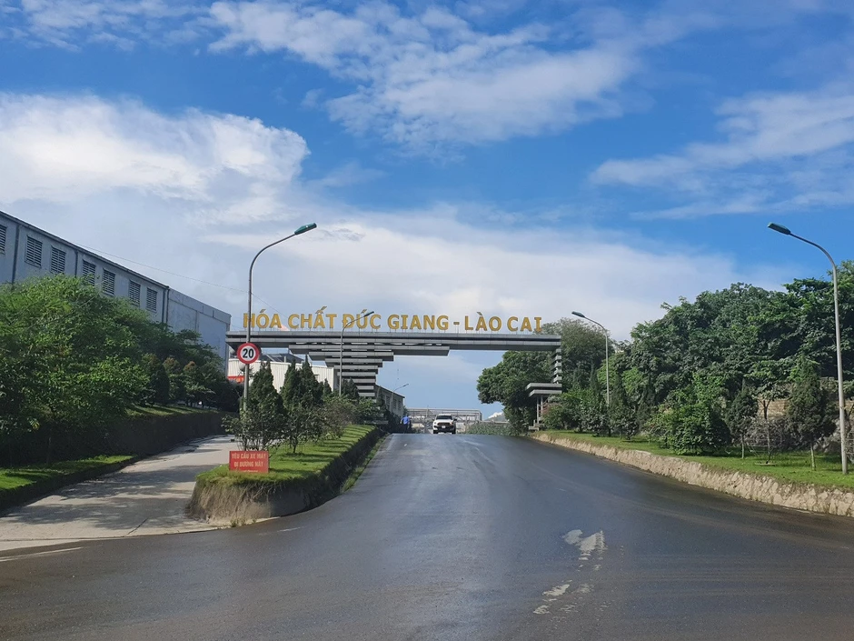 Khởi tố thêm 3 lãnh đạo cấp cao của CTCP Tập đoàn Hóa chất Đức Giang Khởi tố thêm 3 lãnh đạo cấp cao của CTCP Tập đoàn Hóa chất Đức Giang