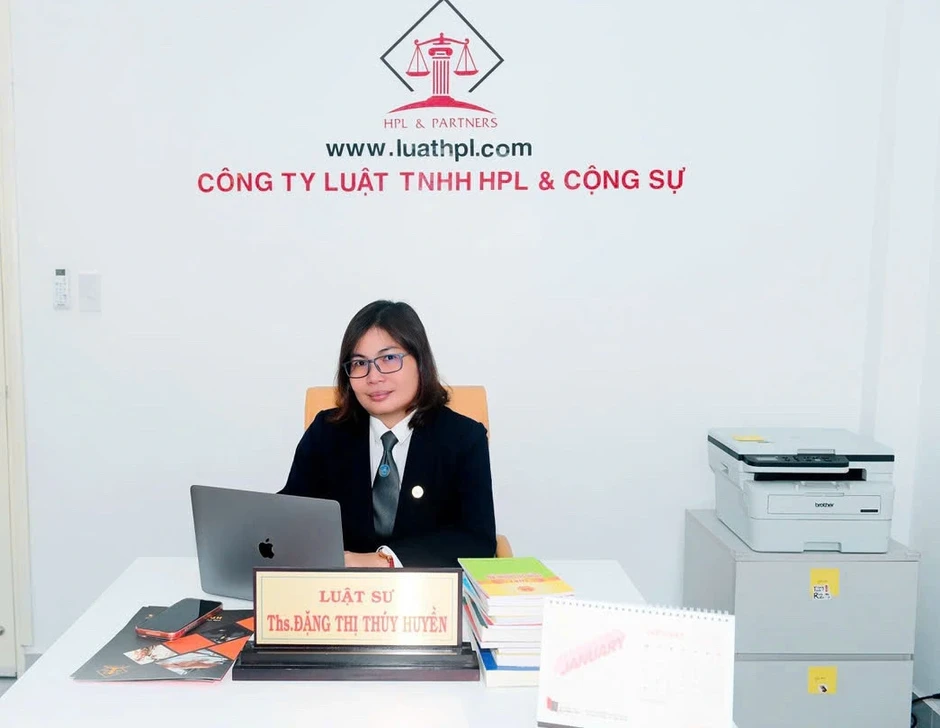 Không chỉ là 'nhờ vả': Khi chạy chức, xin việc trở thành tội phạm Không chỉ là 'nhờ vả': Khi chạy chức, xin việc trở thành tội phạm