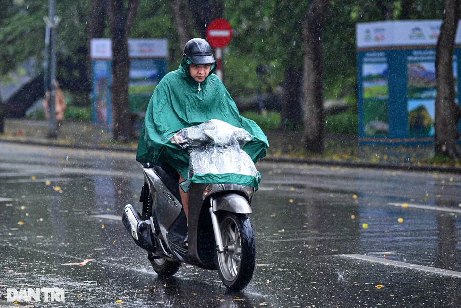 Không khí lạnh tràn về, miền Bắc sắp mưa dông diện rộng Không khí lạnh tràn về, miền Bắc sắp mưa dông diện rộng