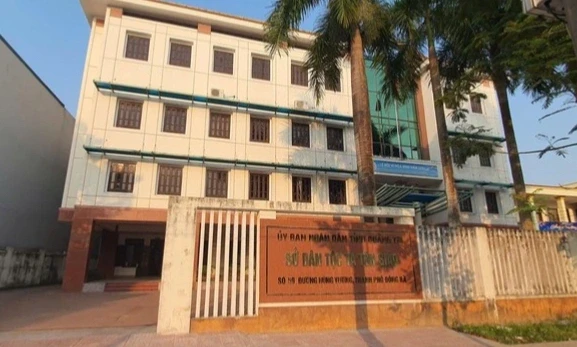 'Không phải đưa ngược cán bộ làm việc ở bắc Quảng Trị vào lại nam Quảng Trị' 'Không phải đưa ngược cán bộ làm việc ở bắc Quảng Trị vào lại nam Quảng Trị'