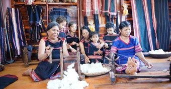 Không resort, không show diễn: Ngôi làng cao nguyên vẫn khiến khách Tây mê mẩn