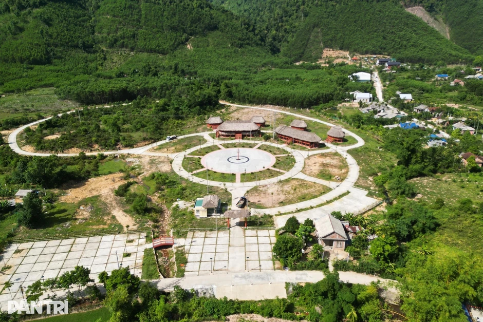 Khu bảo tồn làng văn hóa dân tộc Cơ Tu chậm về đích vì... cột điện Khu bảo tồn làng văn hóa dân tộc Cơ Tu chậm về đích vì... cột điện