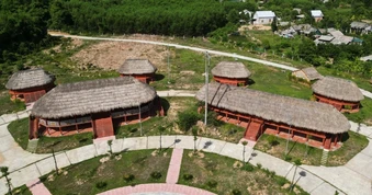 Khu bảo tồn làng văn hóa dân tộc Cơ Tu chậm về đích vì... cột điện