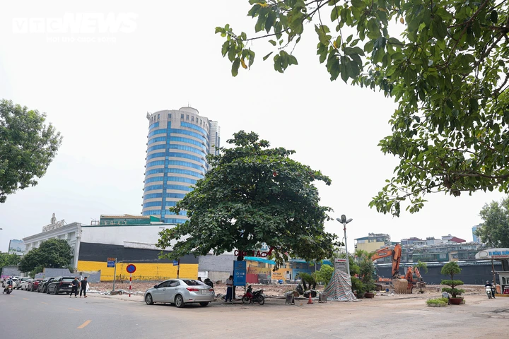 Khu đất ‘vàng’ ở Hà Nội được phá dỡ lấy mặt bằng xây cao ốc 99 tầng Khu đất ‘vàng’ ở Hà Nội được phá dỡ lấy mặt bằng xây cao ốc 99 tầng
