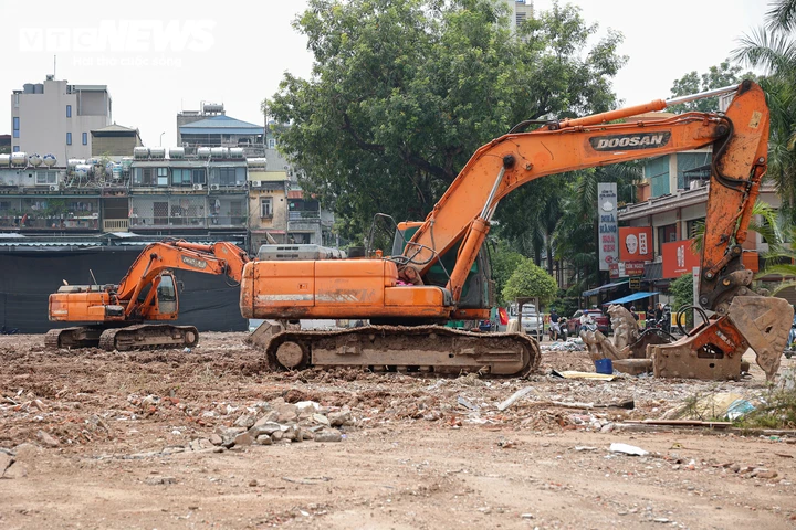 Khu đất ‘vàng’ ở Hà Nội được phá dỡ lấy mặt bằng xây cao ốc 99 tầng Khu đất ‘vàng’ ở Hà Nội được phá dỡ lấy mặt bằng xây cao ốc 99 tầng
