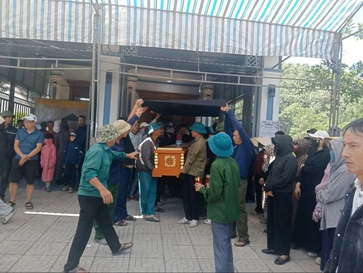 Khúc sông không ai tắm và bi kịch cướp đi 4 sinh mạng trong một gia đình Khúc sông không ai tắm và bi kịch cướp đi 4 sinh mạng trong một gia đình