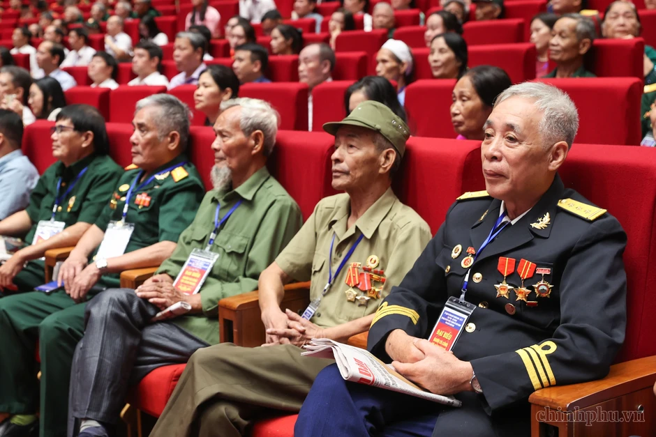 Khuyến khích mỗi tỉnh có 1 đền thờ liệt sĩ, nâng mức trợ cấp người có công Khuyến khích mỗi tỉnh có 1 đền thờ liệt sĩ, nâng mức trợ cấp người có công