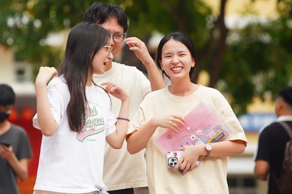 Kiểm soát chấm thi tốt nghiệp THPT 2026: Tiến độ và quy trình chấm thi hàng ngày Kiểm soát chấm thi tốt nghiệp THPT 2026: Tiến độ và quy trình chấm thi hàng ngày